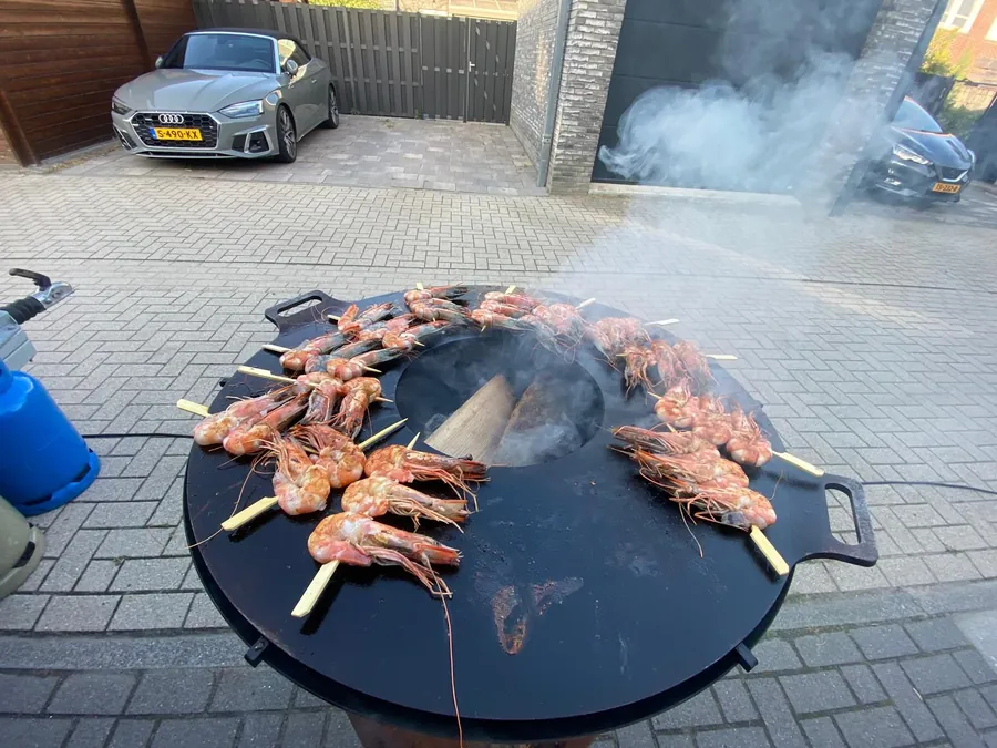 Borrelhapjes uitgeserveerd door ons team op een evenement